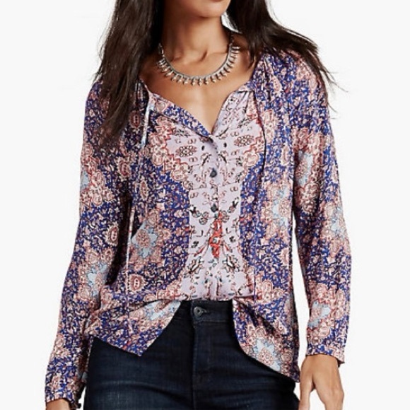 Lucky Brand Tops - Lucky Brand Blue abstract Tile Print Long Sleeve Boho peasant top ❤️